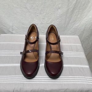 Clark's Artisan Leather Mary Jane Heels - US 8